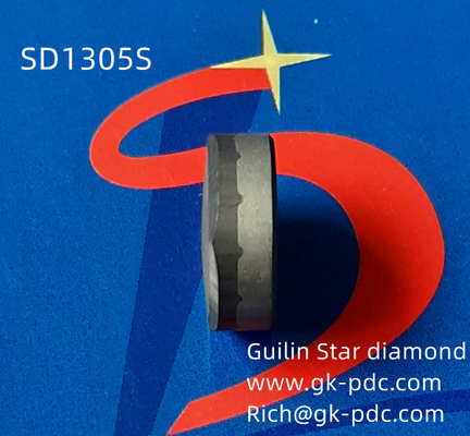 복숭아는 30 밀리미터 32 밀리미터 앵커 드릴 비트 동안 PDC 삽입물 SD1305를 형성했습니다